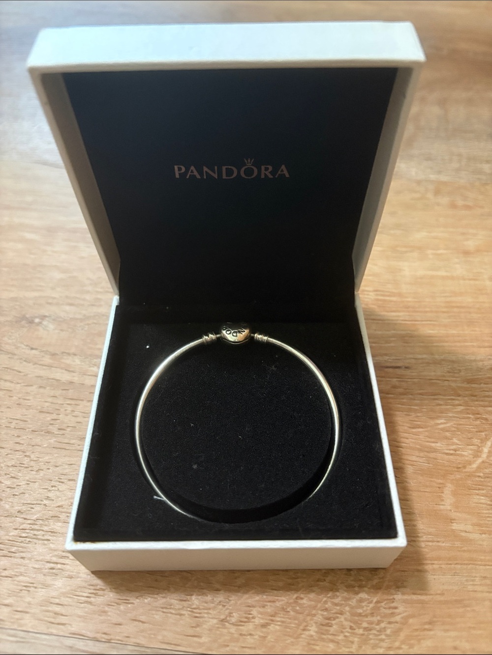 Pandora Moments Sterling Silver Bangle Bracelet S925 ALE Embossed heart Clasp